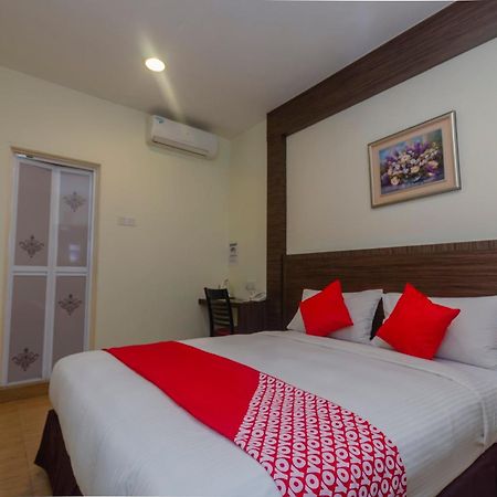 Super Oyo 596 The Vintage Hotel Johor Bahru Ngoại thất bức ảnh
