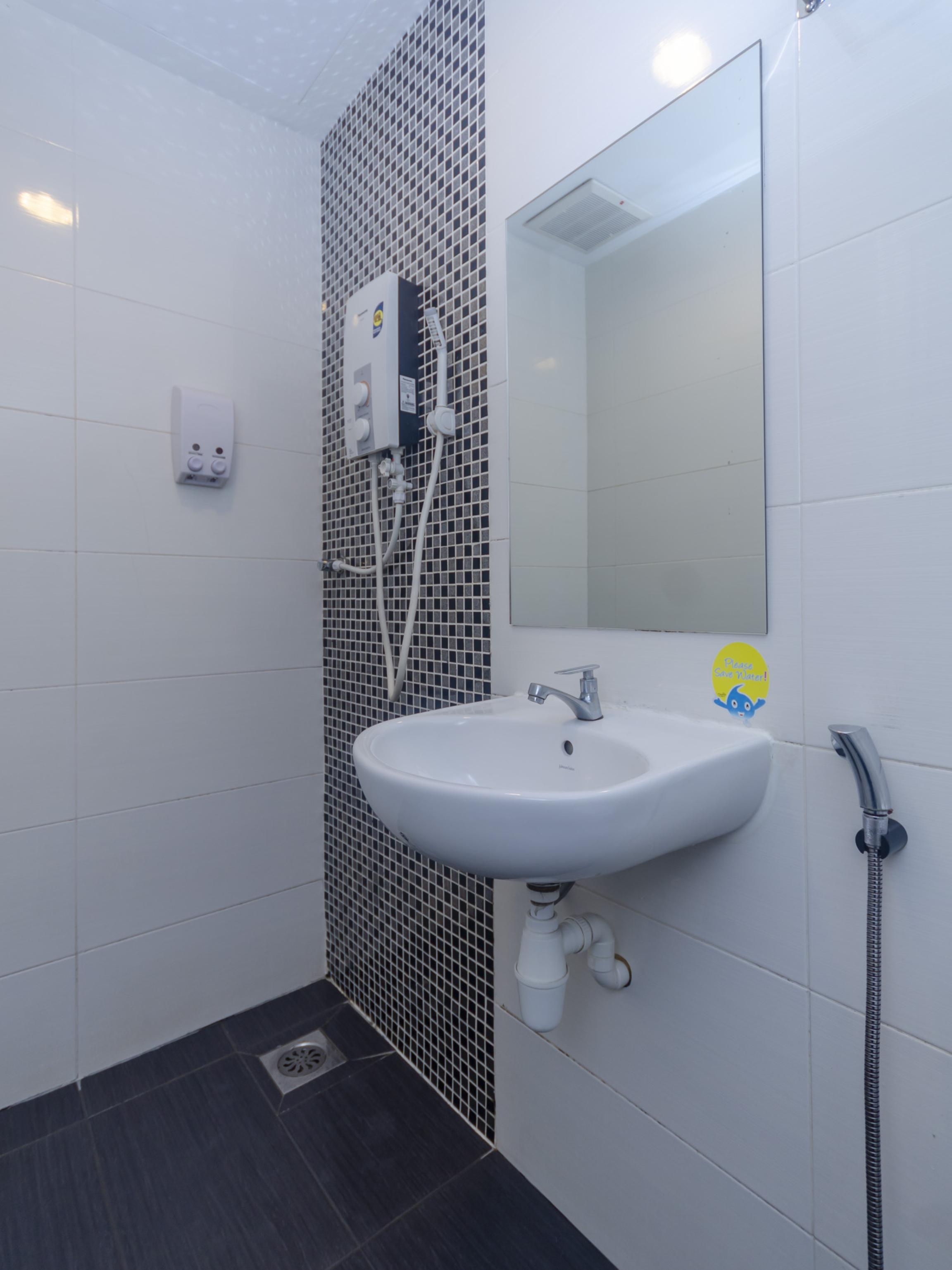 Super Oyo 596 The Vintage Hotel Johor Bahru Ngoại thất bức ảnh