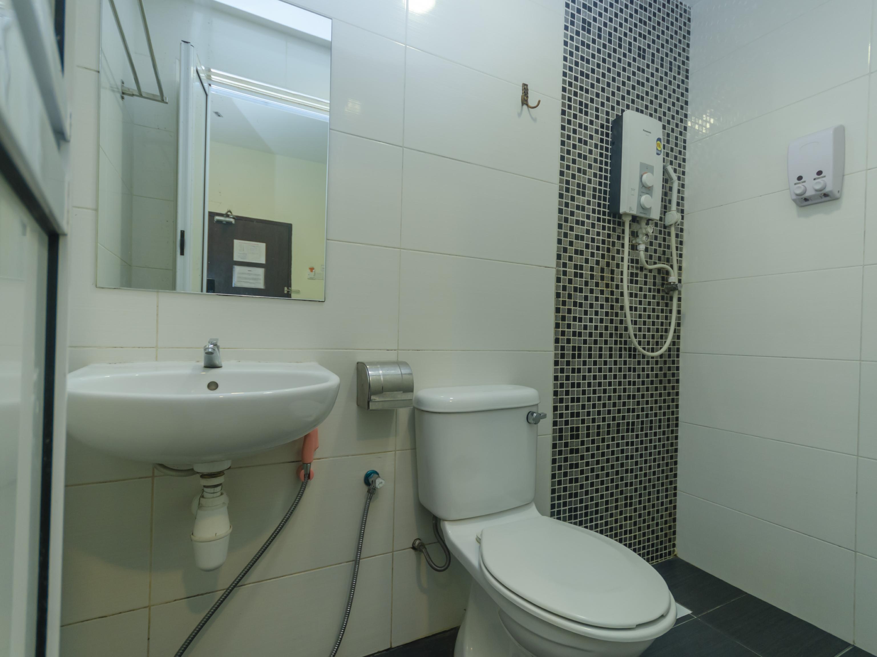Super Oyo 596 The Vintage Hotel Johor Bahru Ngoại thất bức ảnh