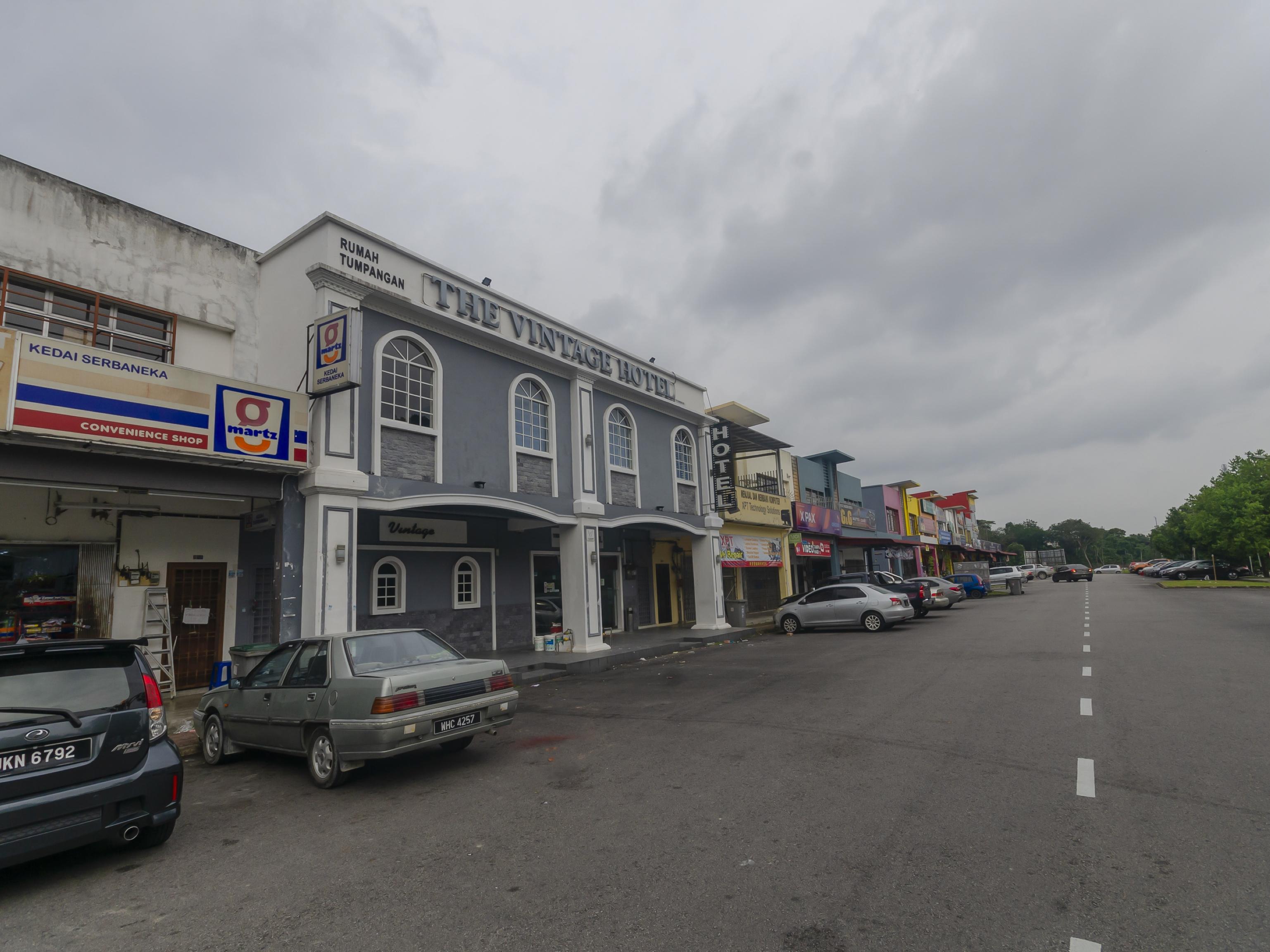 Super Oyo 596 The Vintage Hotel Johor Bahru Ngoại thất bức ảnh