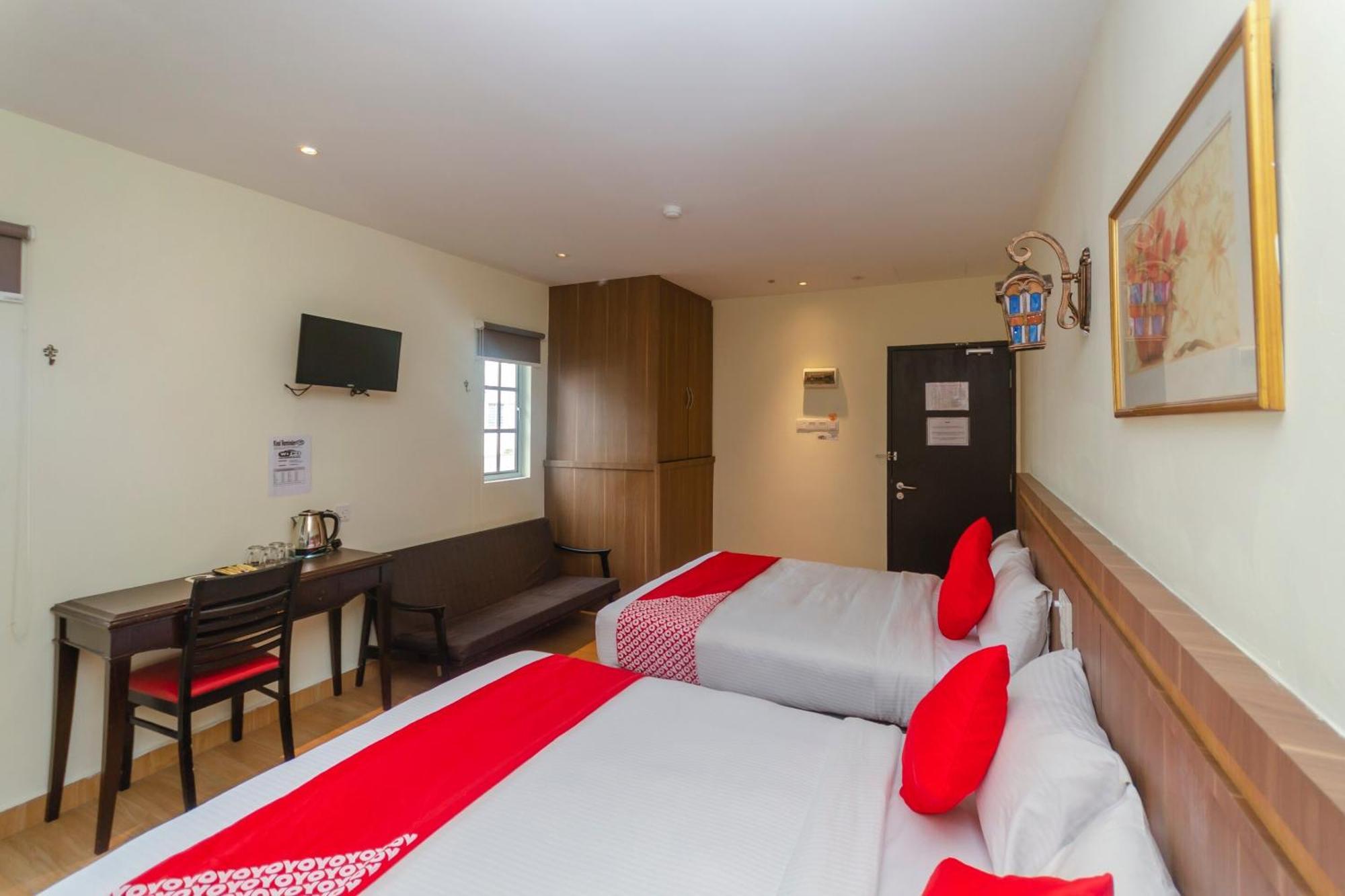 Super Oyo 596 The Vintage Hotel Johor Bahru Ngoại thất bức ảnh