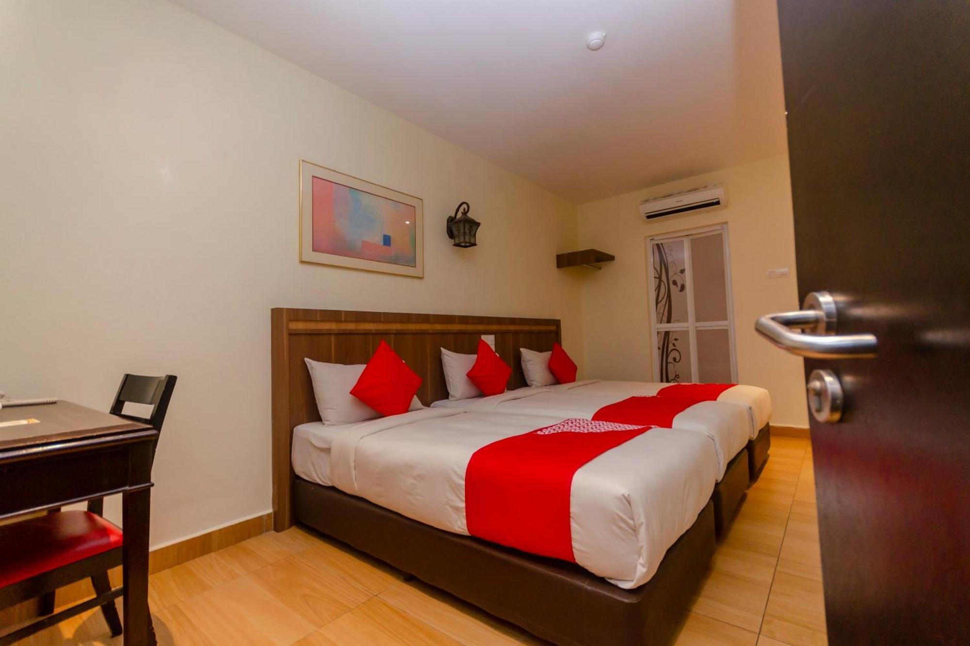 Super Oyo 596 The Vintage Hotel Johor Bahru Ngoại thất bức ảnh