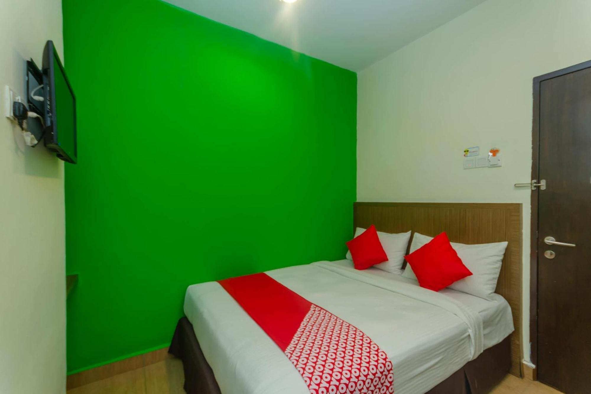 Super Oyo 596 The Vintage Hotel Johor Bahru Ngoại thất bức ảnh