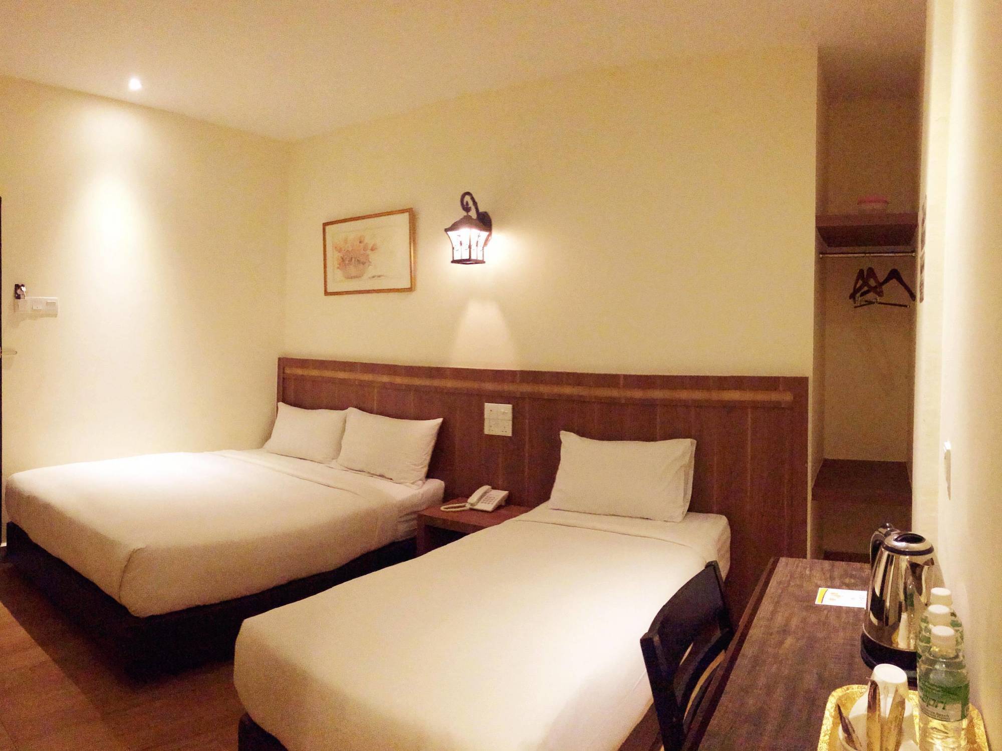 Super Oyo 596 The Vintage Hotel Johor Bahru Ngoại thất bức ảnh
