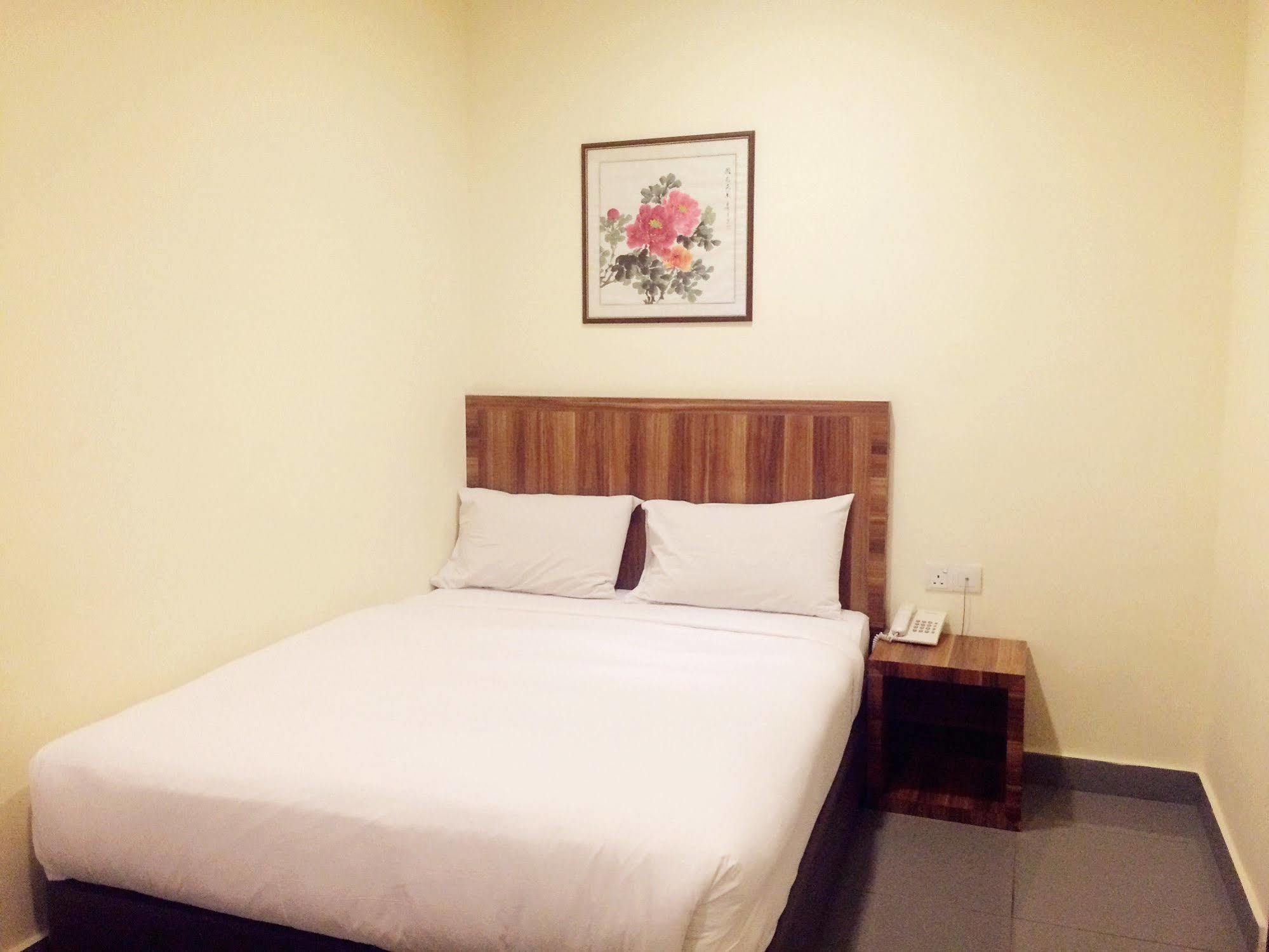 Super Oyo 596 The Vintage Hotel Johor Bahru Ngoại thất bức ảnh