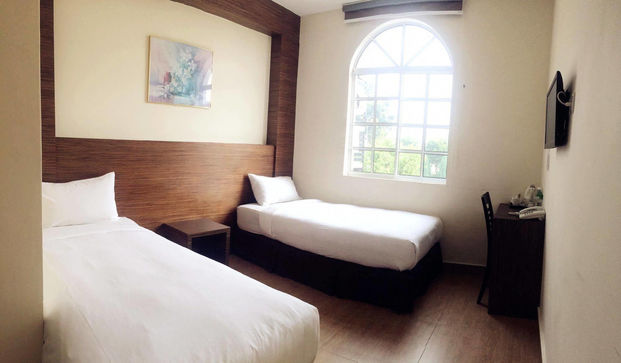 Super Oyo 596 The Vintage Hotel Johor Bahru Ngoại thất bức ảnh