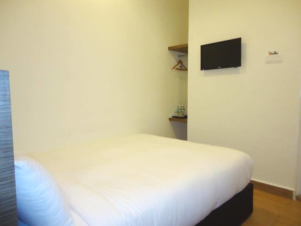 Super Oyo 596 The Vintage Hotel Johor Bahru Ngoại thất bức ảnh